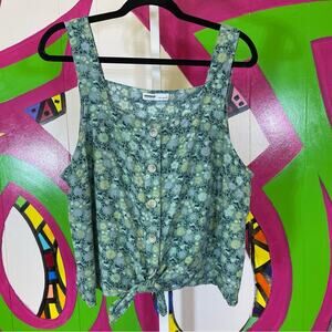 Sonoma, Floral Cropped Button Up Tank Top. Size Large. Pristine condition!